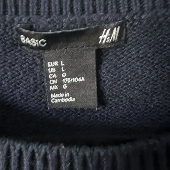 H&M Cable Knit Sweater, size L - Picture 3 of 3
